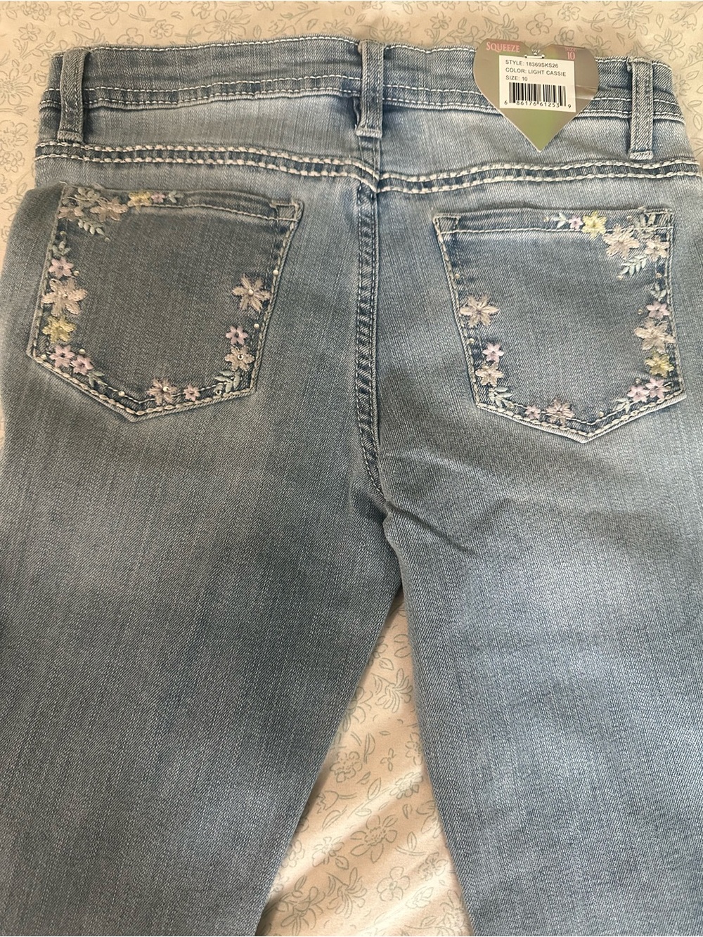 NWT Squeeze Girls Floral Embroidered Flare Jeans Size 10 - Picture 4 of 5
